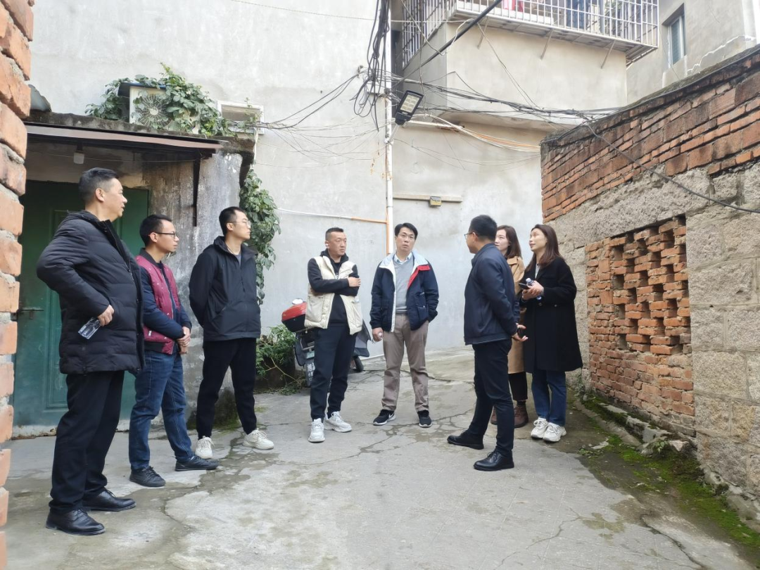 18av
领导赴闽东商业公司开展房屋安全加固施工情况及安全生产调研