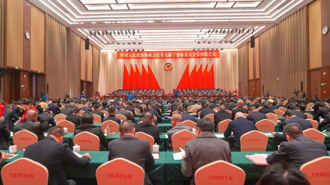 聚焦两会｜精心准备 暖心服务 18av
下属企业宁德市三都澳大酒店有限公司为两会保障护航