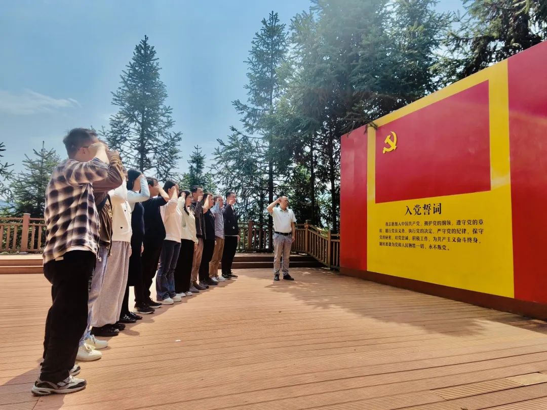 18av
下属企业金泰公司赴周宁开展“绿映初心践使命 砥砺奋进启新程”主题党日活动