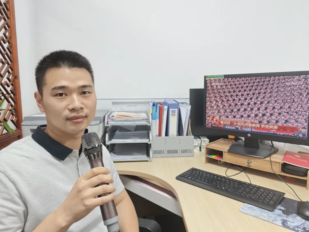 【党的建设】18av
职工观看纪念抗战胜利80周年阅兵直播后，他们这样说→